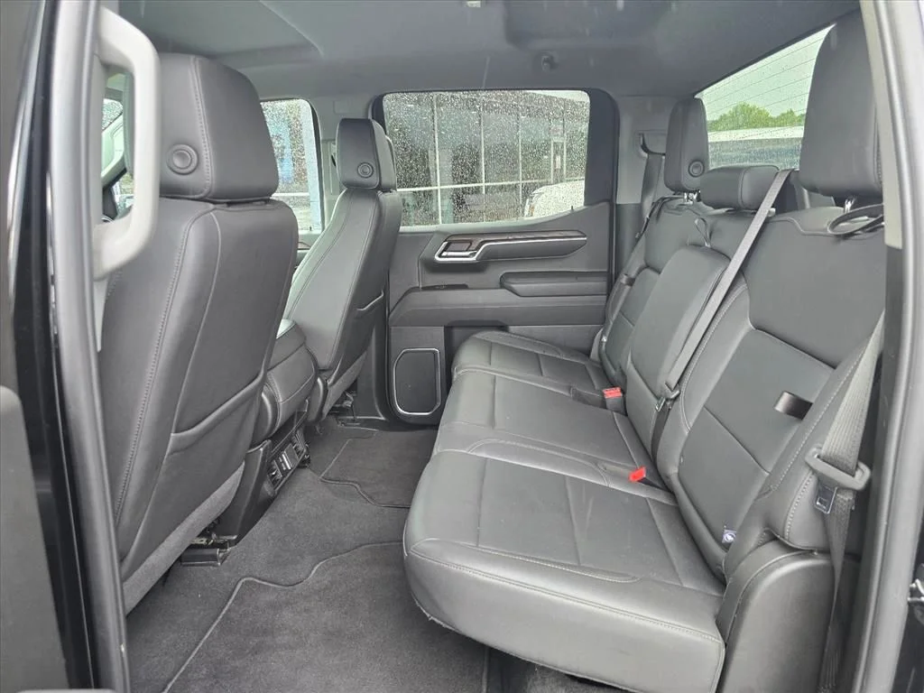 Used 2025 Black GMC SLT image 12