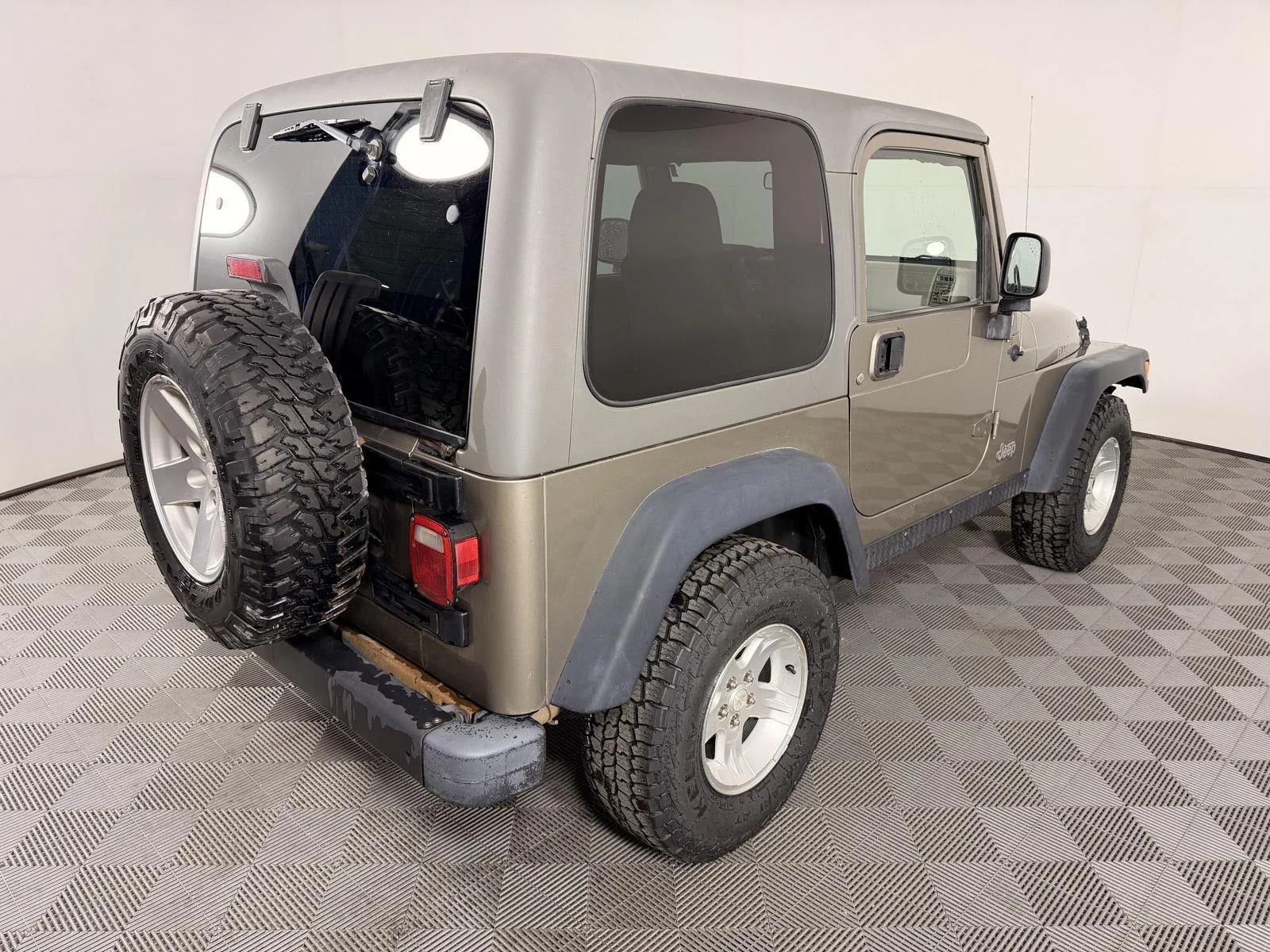 Used 2006 Light Khaki Metallic Jeep Rubicon image 6