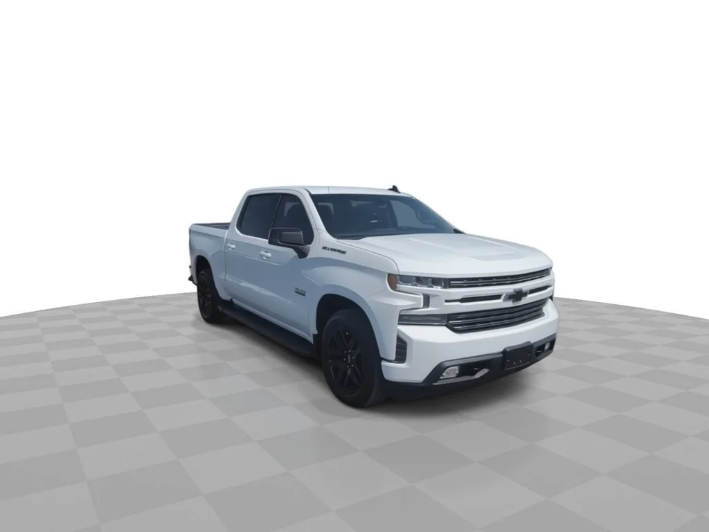 Certified Used 2021 SUMMIT WHITE Chevrolet RST image 2