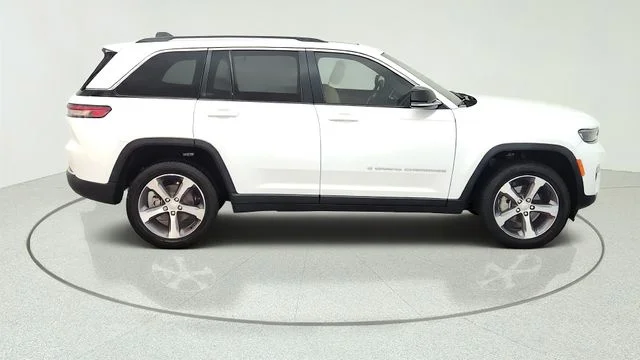 Used 2023 White Jeep Limited image 15