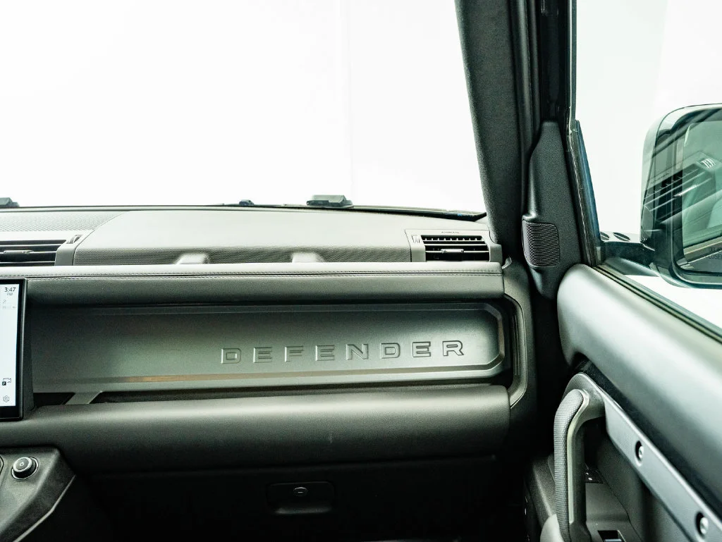 Used 2025 Black Land Rover V8 image 49