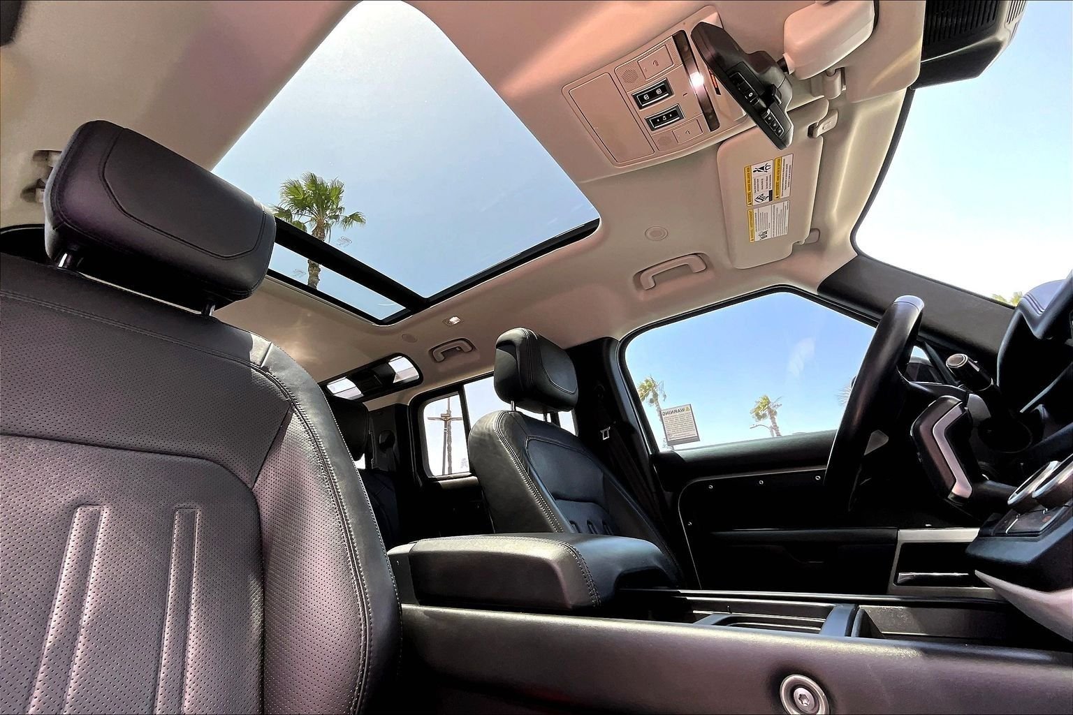 Used 2020 Gray Land Rover HSE image 22