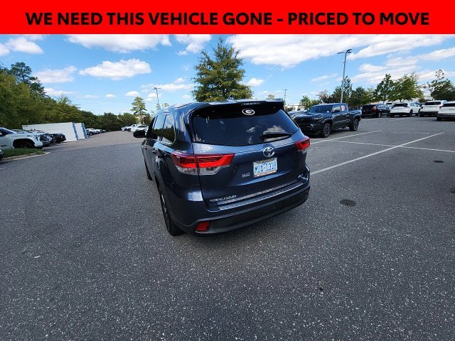 Used 2017 Blue Toyota XLE image 12