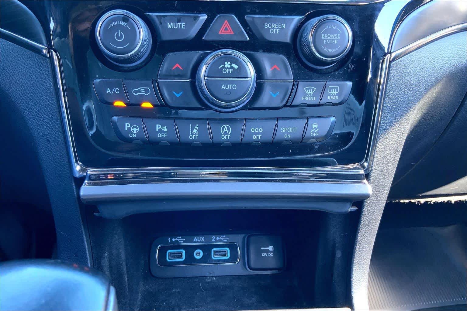 Used 2020 Slate Blue Pearlcoat Jeep Limited X image 34