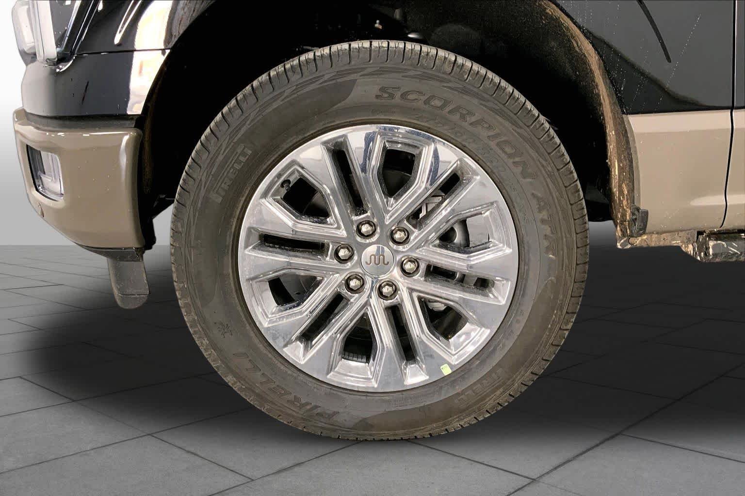 New 2026 Agate Black Metallic Ford King Ranch® image 8