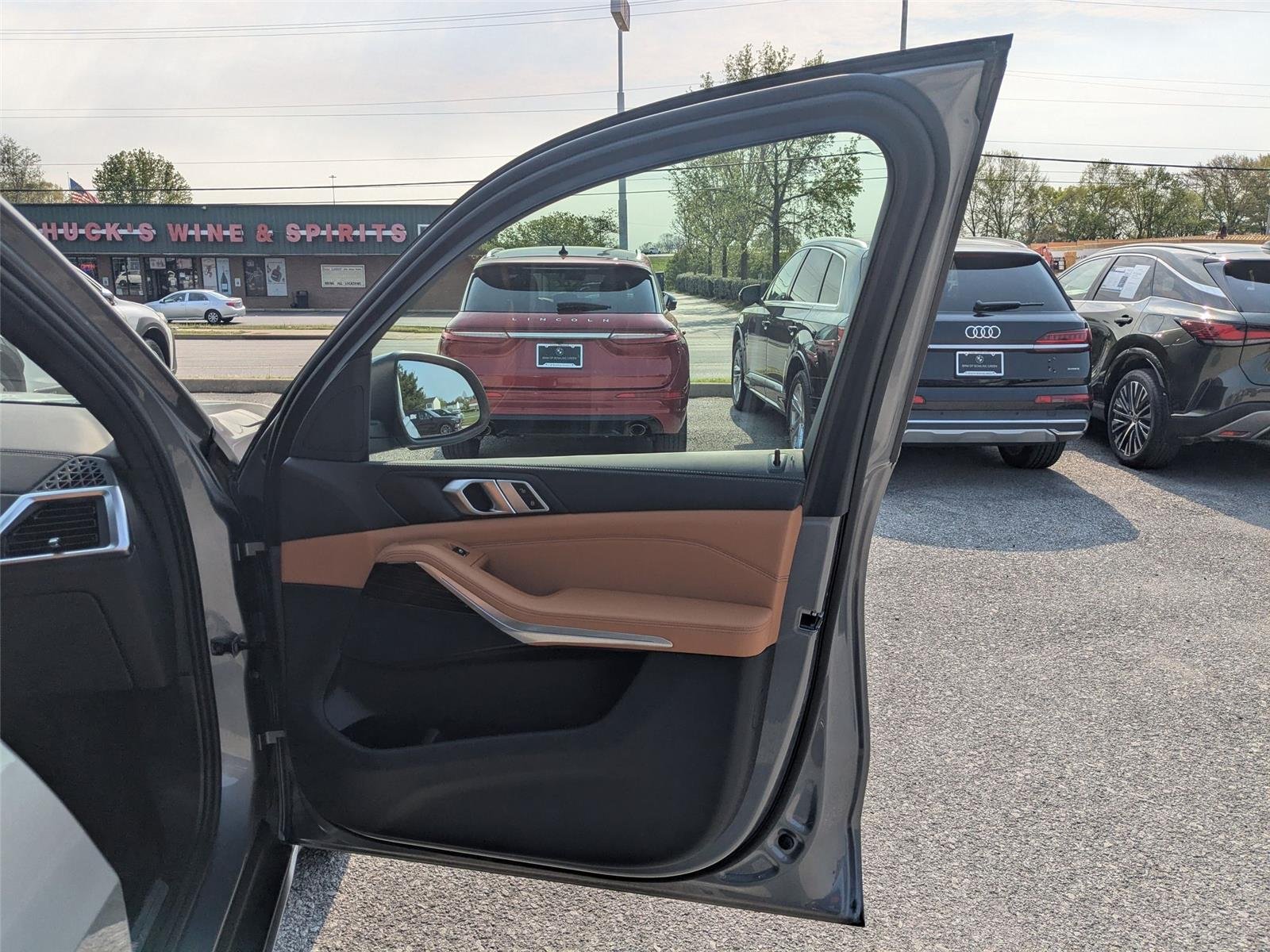 Certified Used 2024 Skyscraper Grey Metallic BMW xDrive40i image 34