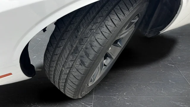 Used 2019 White Dodge SXT image 29