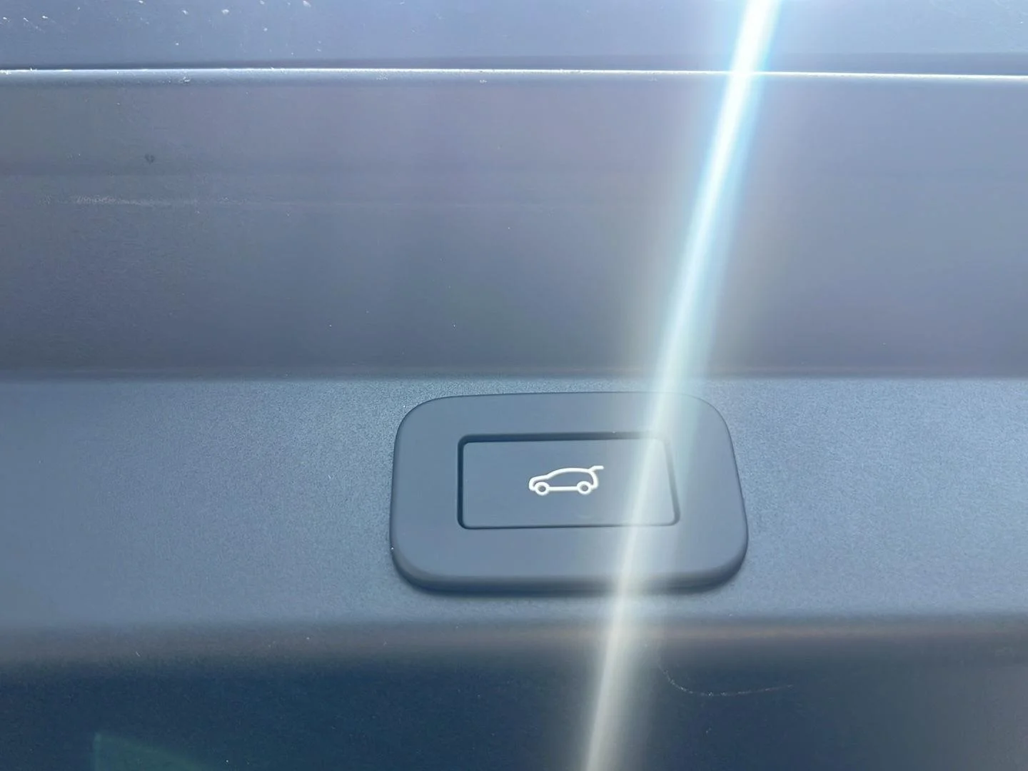 New 2026 Constellation Blue SV Bespoke Ultra Metallic Gloss Land Rover Dynamic SE image 33