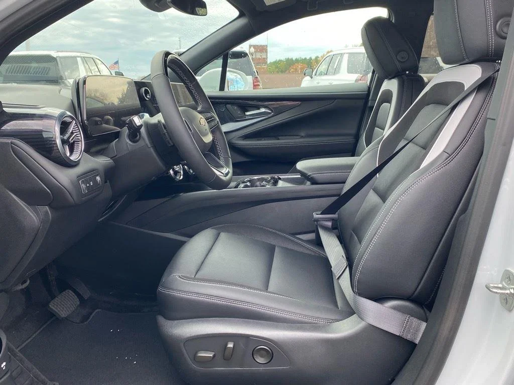 2025 Chevrolet Blazer EV LT - Photo 13