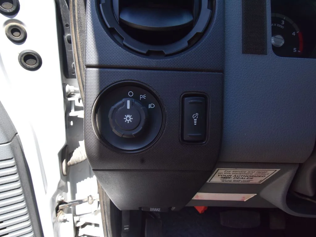 2014 Ford F-550 - Photo 36