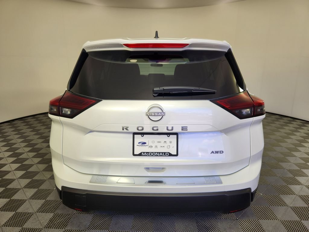 New 2026 Everest White Pearl TriCoat Nissan SV image 4