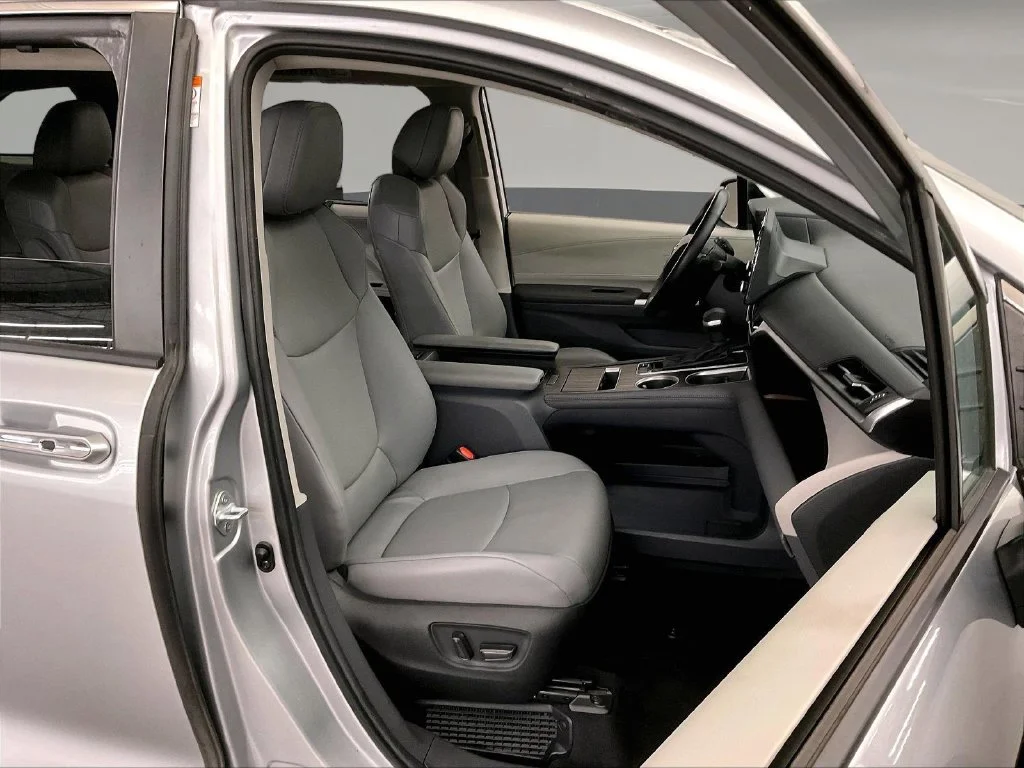 Used 2023 Silver Toyota XLE image 10