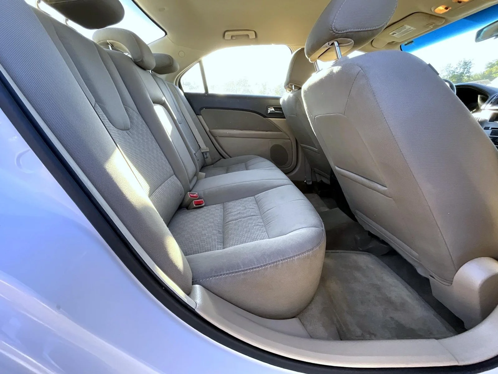 Used 2012 White Ford SE image 21