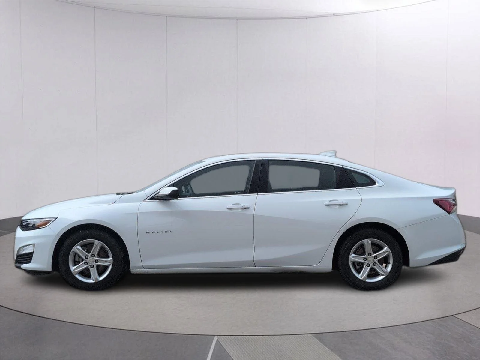 Used 2022 Summit White Chevrolet LT image 2