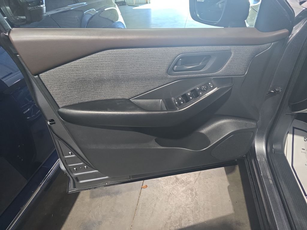 Used 2023 Gray Nissan S image 12