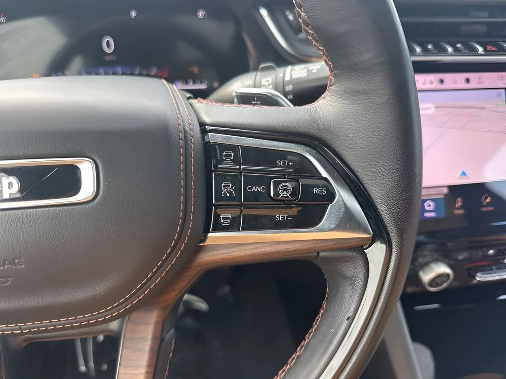 Used 2022 Black Jeep Summit image 18