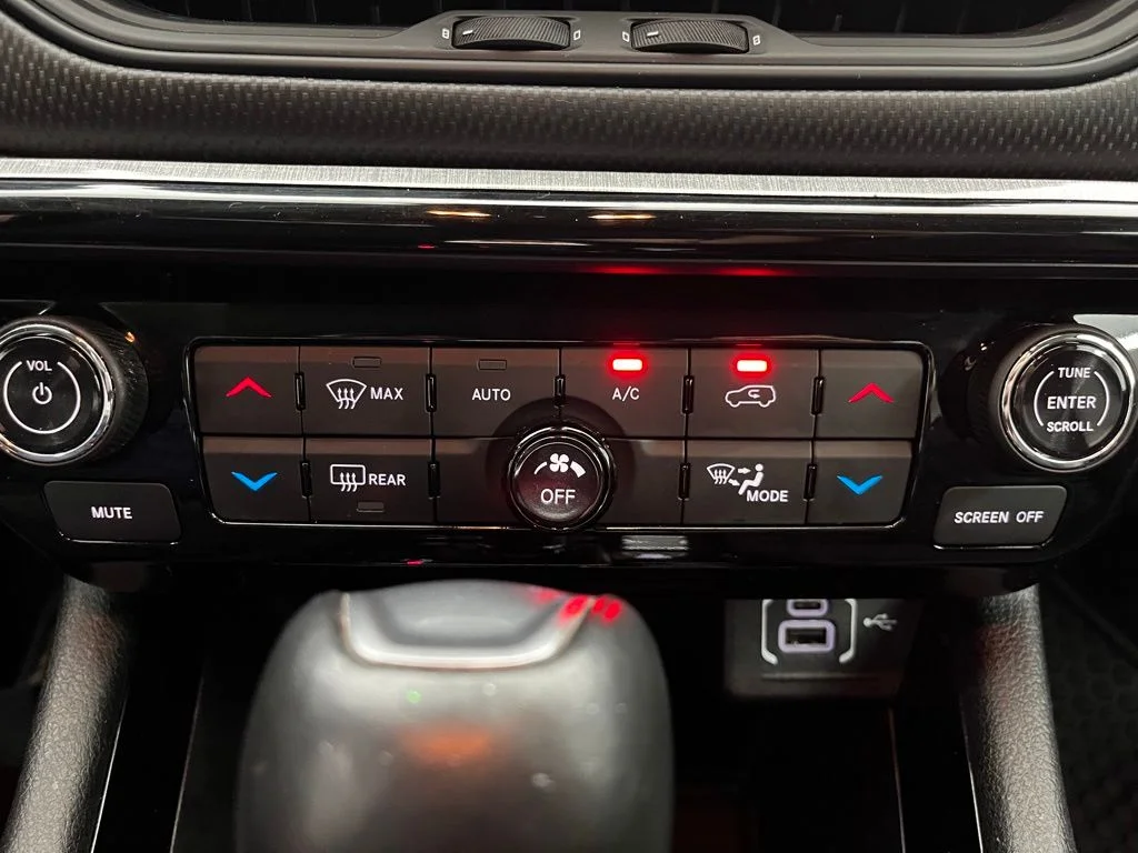 Used 2022 Gray Jeep Trailhawk image 27