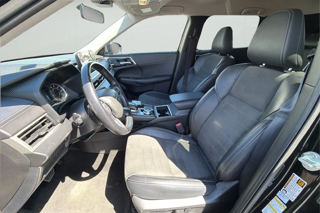 Used 2024 Black Mitsubishi SE image 17
