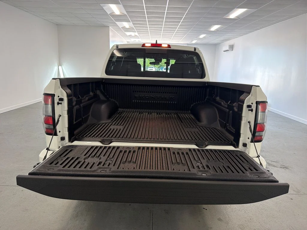 New 2027 Glacier White Nissan Crew Cab SV image 8
