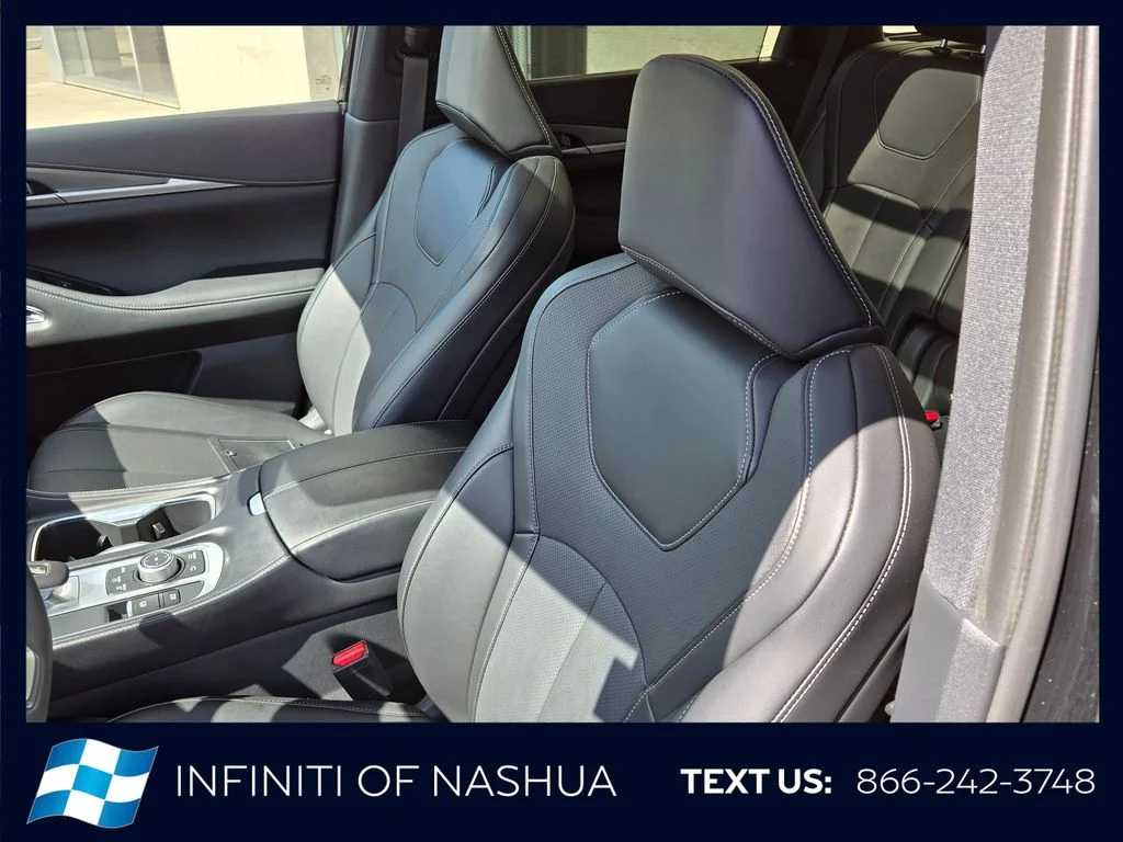 Certified Used 2026 Black INFINITI LUXE image 7