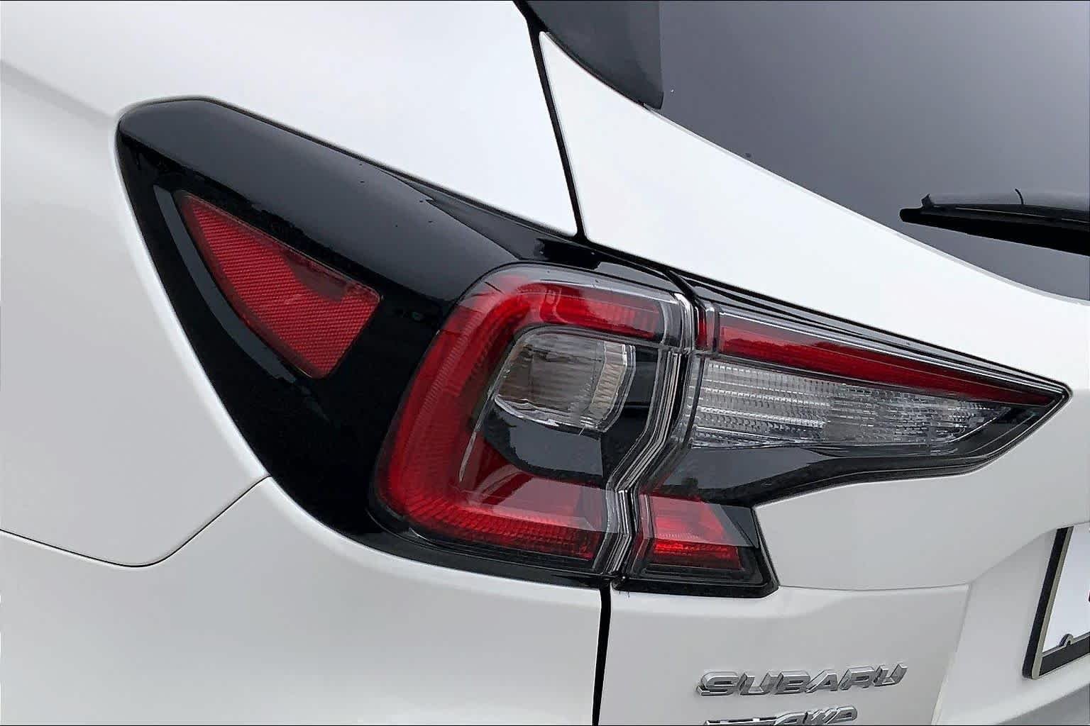 Used 2025 Crystal White Pearl Subaru Premium image 27