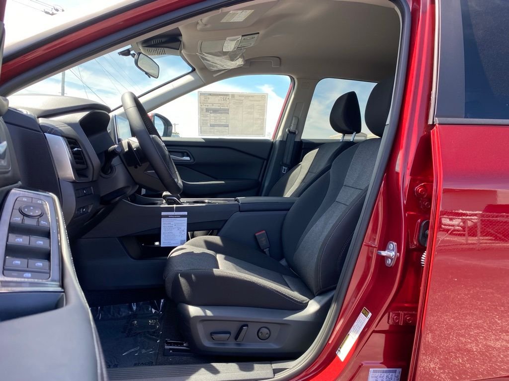 2026 Nissan Rogue SV - Photo 11