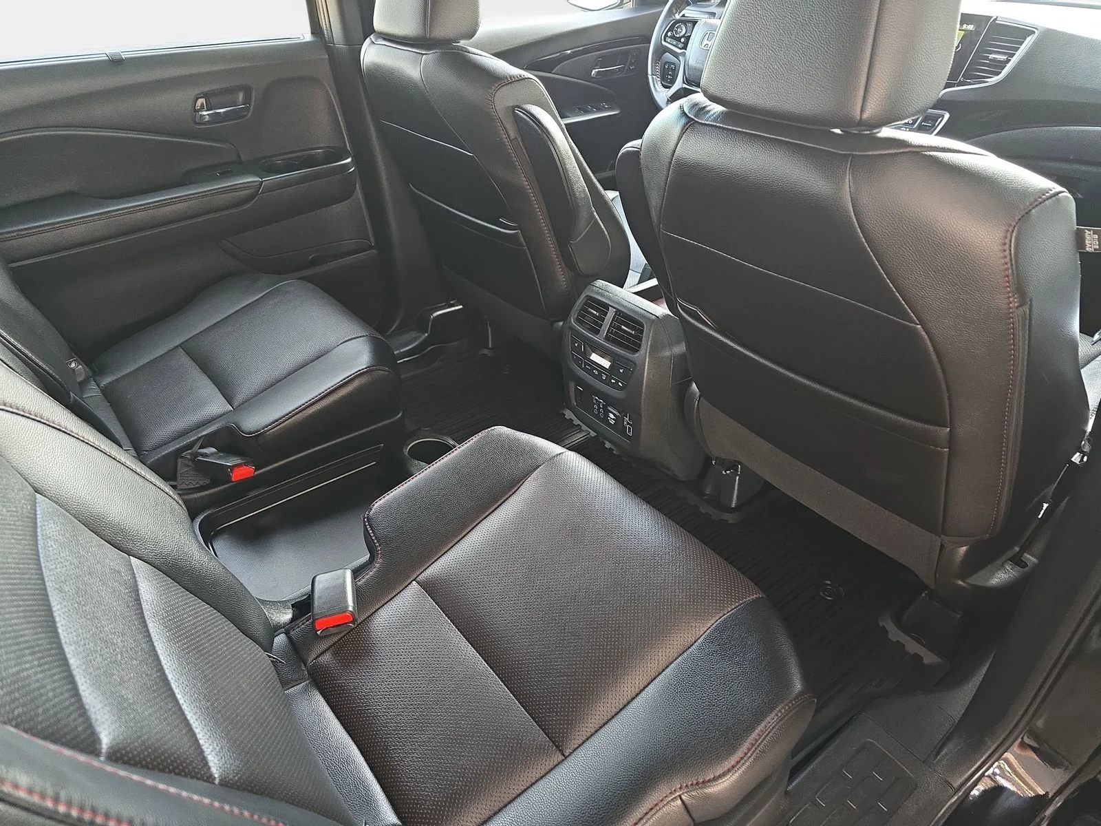 2022 Honda Pilot Black Edition - Photo 11