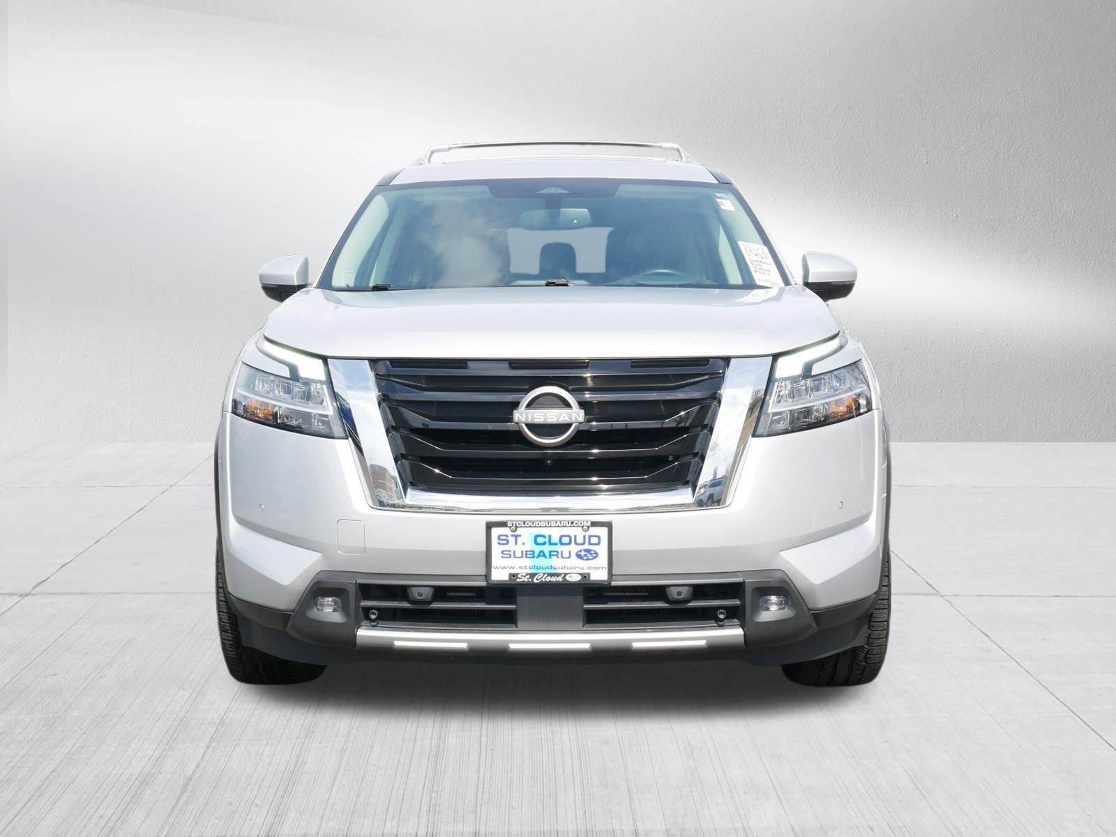 Used 2022 Nissan Pathfinder Platinum with VIN 5N1DR3DK1NC212329 for sale in Saint Cloud, Minnesota