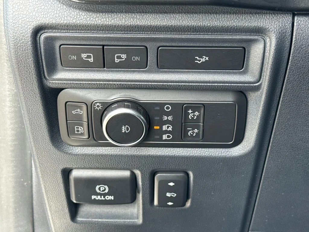 Certified Used 2022 Silver Ford XLT image 15