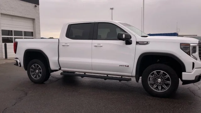 Used 2025 White GMC AT4 image 3
