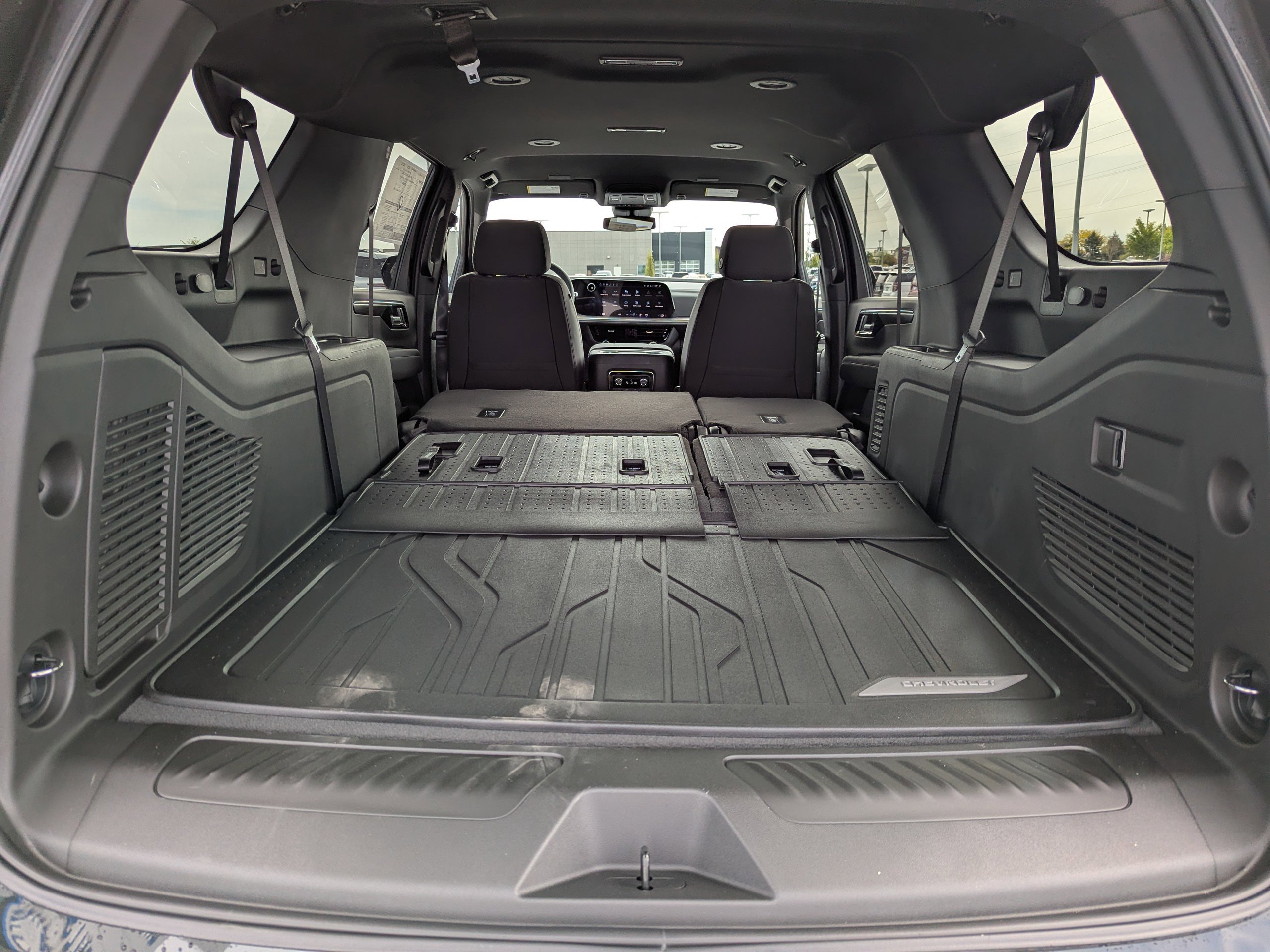 2026 Chevrolet Suburban LS - Photo 38