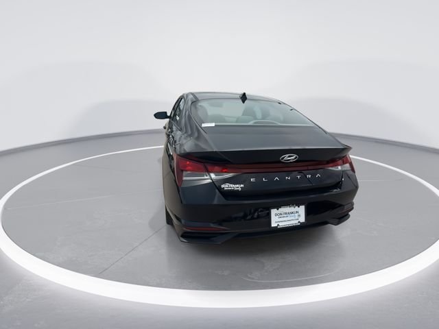 Used 2023 Black Hyundai SEL image 7