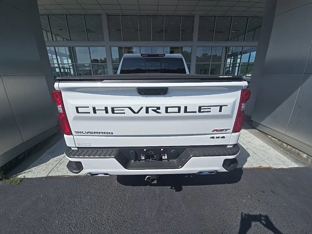 Used 2026 Summit White Chevrolet RST image 12