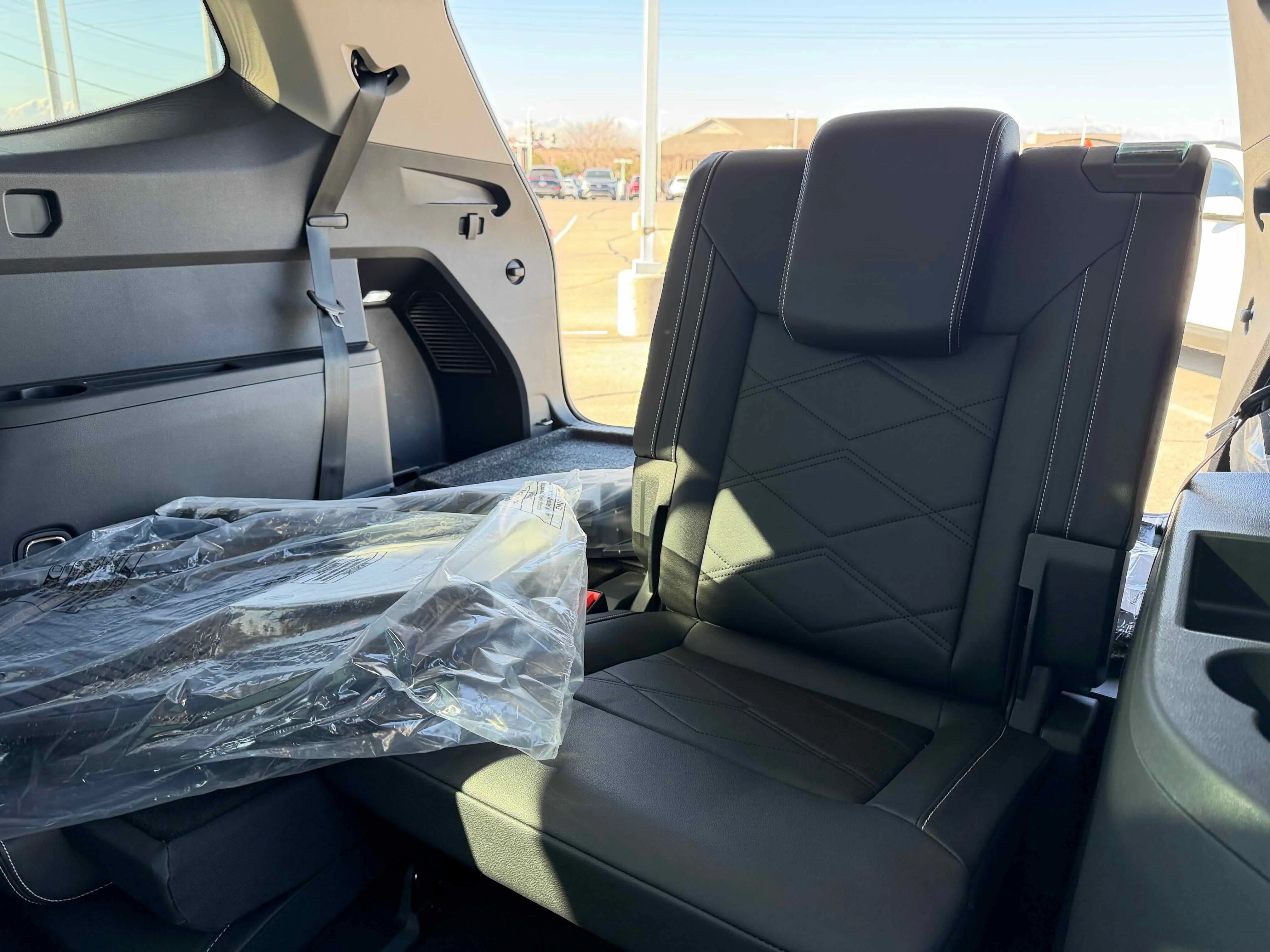 New 2026 Silver Mist Volkswagen 2.0T SE w/Technology image 32
