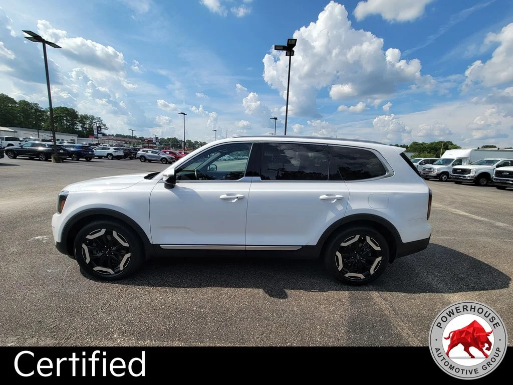 Used 2023 White Kia EX image 3