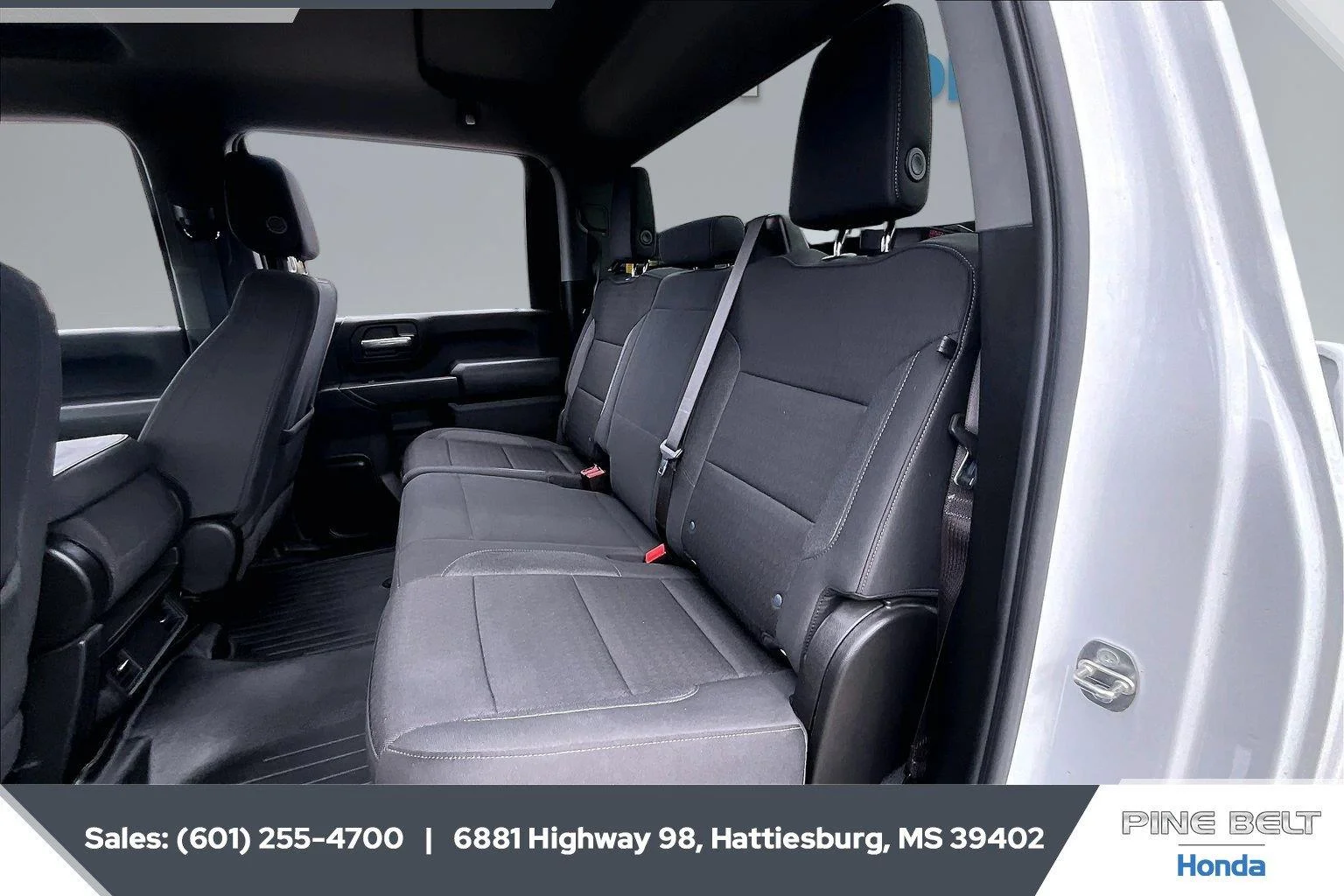 Used 2024 Summit White Chevrolet Custom image 18