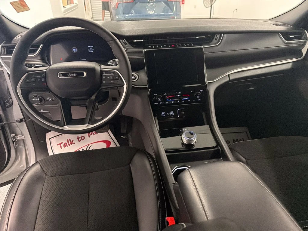 Used 2025 Silver Jeep Altitude image 15