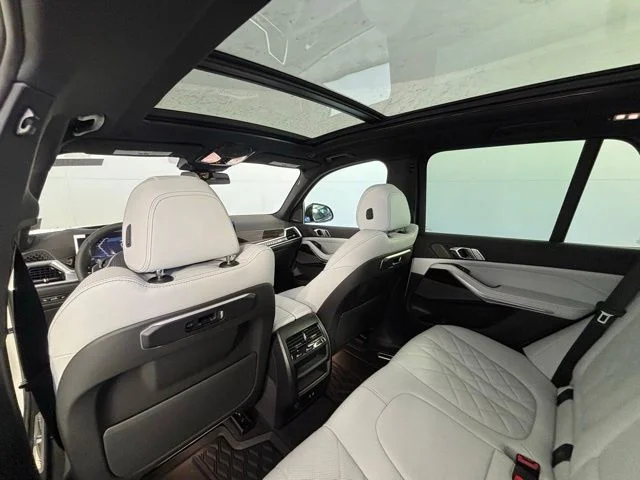 New 2026 Mineral White Metallic BMW xDrive40i image 14