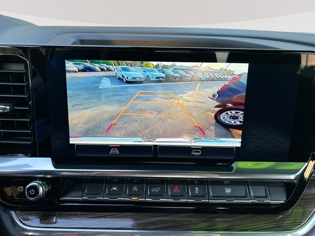 Used 2025 Summit White GMC Elevation image 18
