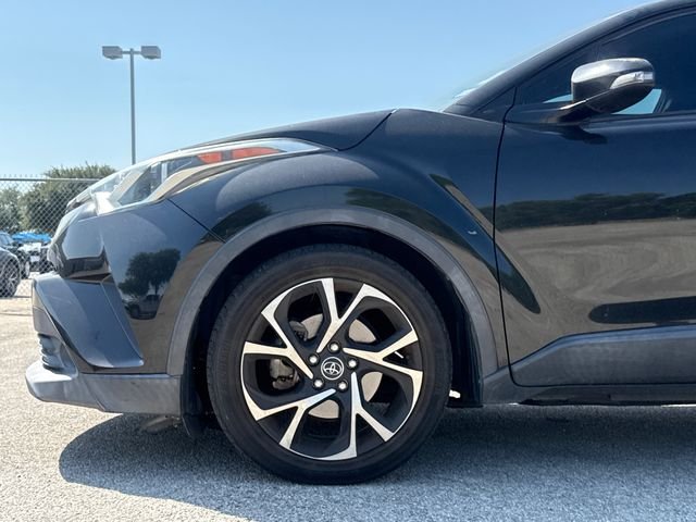 Used 2018 Black Toyota XLE Premium image 5