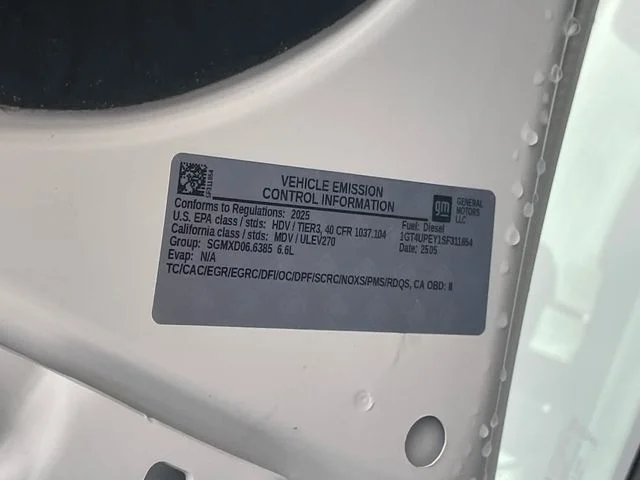 Used 2025 White GMC AT4 image 36