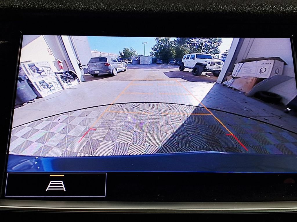 Used 2021 SATIN STEEL METALLIC Cadillac FWD Premium Luxury image 13