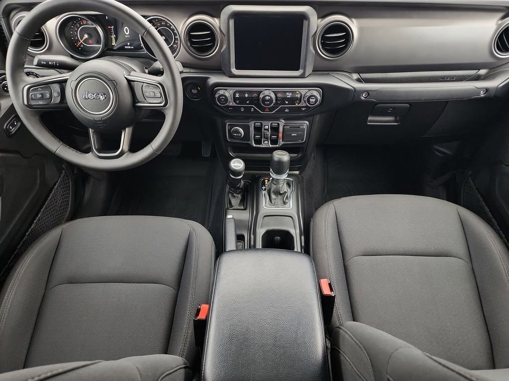 Used 2023  Jeep Willys image 21