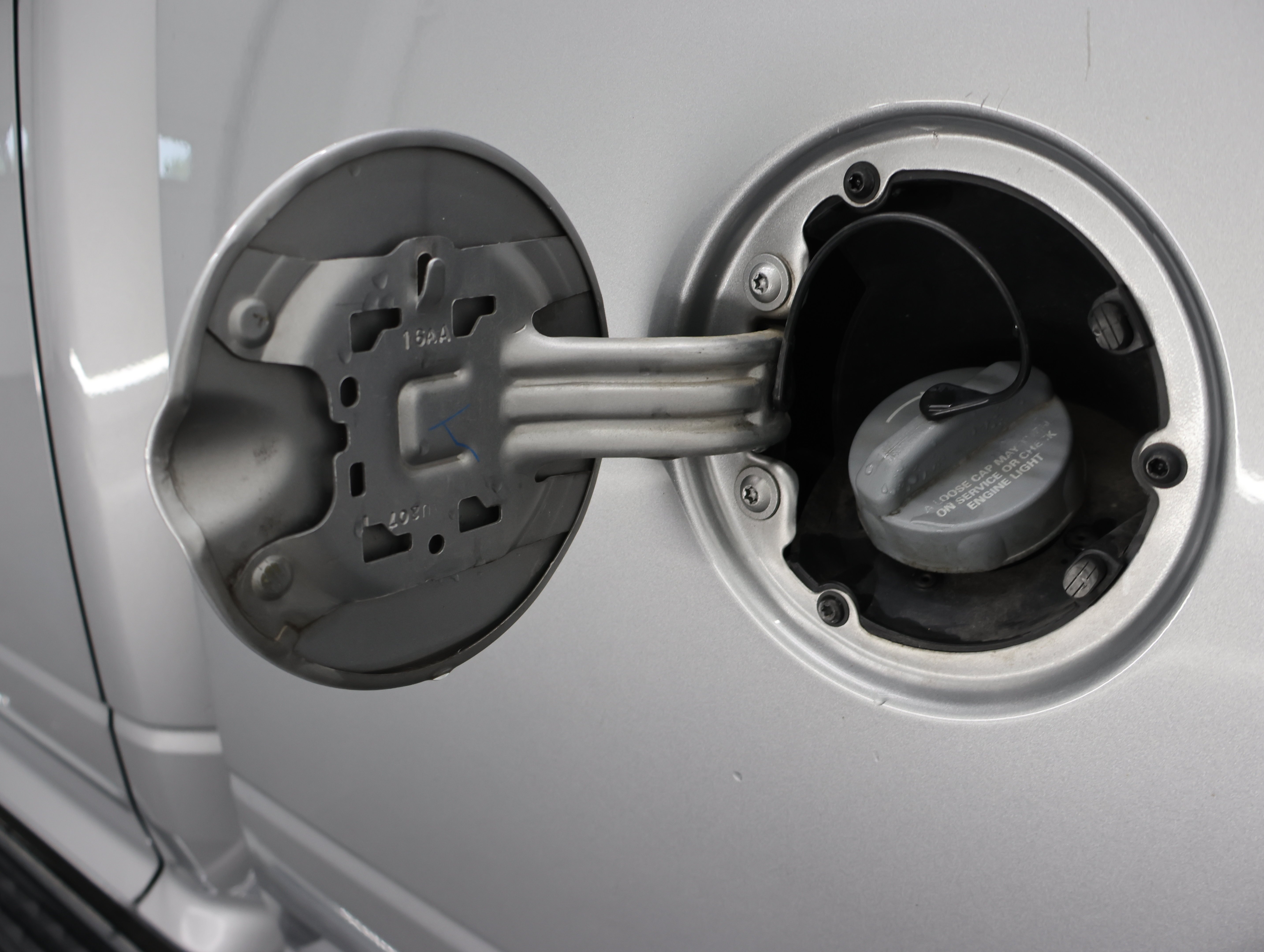 Used 2022 Billet Silver Metallic Clearcoat Ram 4x4 Crew Cab Tradesman: CREW-SHORT-TRADESMAN LVL 2-6.4L V8 HEMI-4WD-20 WHEELS image 30