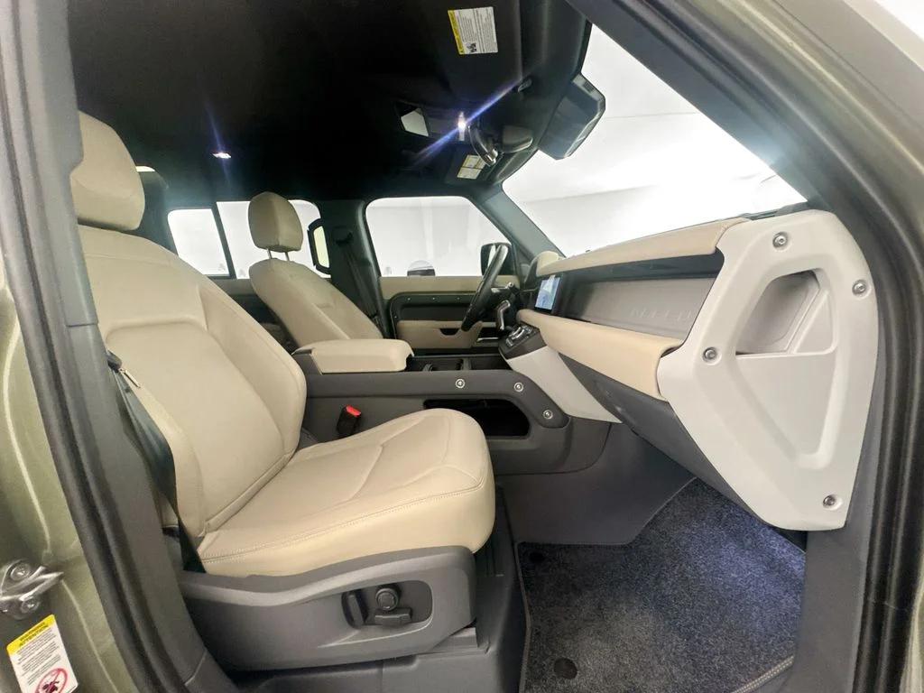 Certified Used 2023 Green Land Rover S image 27