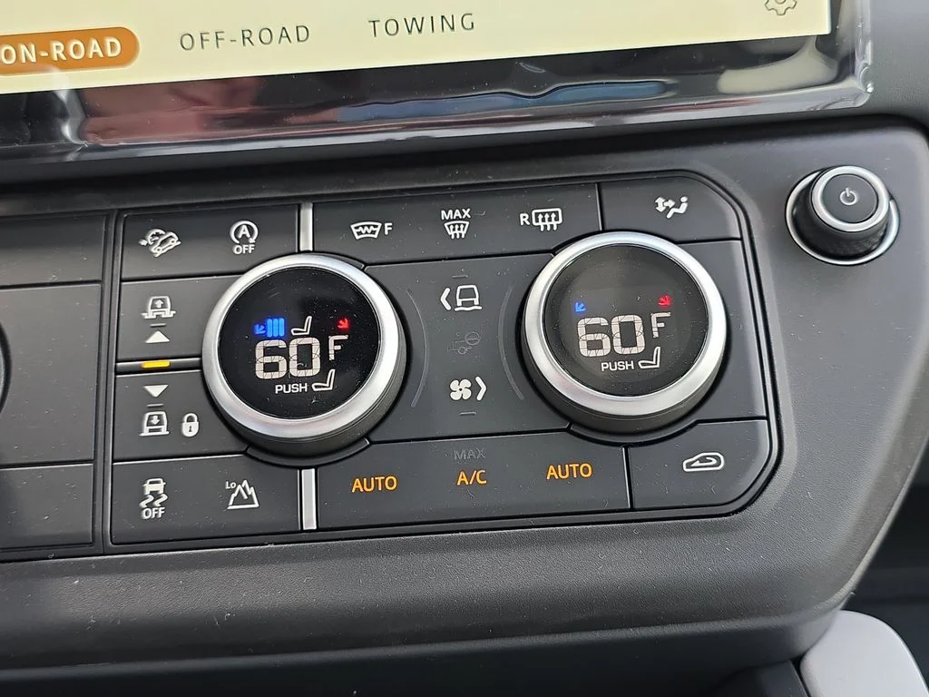 New 2026 Woolstone Green LAND ROVER X-Dynamic SE image 24
