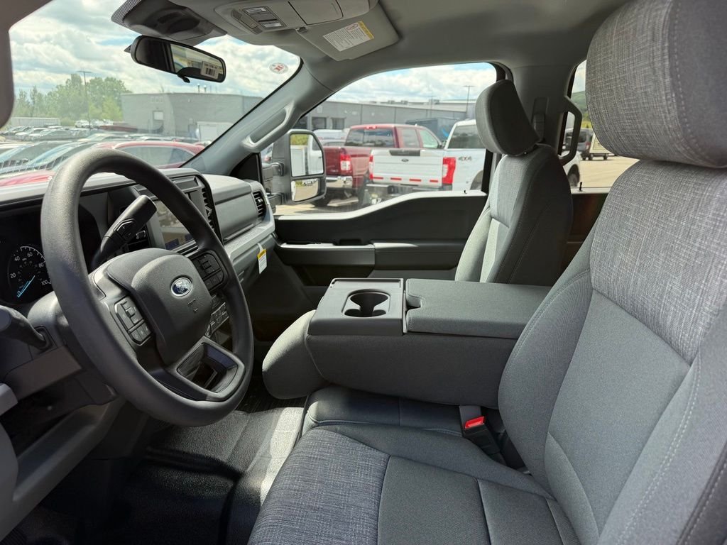 New 2026 White Ford XLT image 5