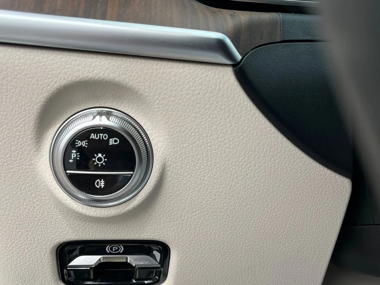 Used 2025  Mercedes-Benz C 300 image 29