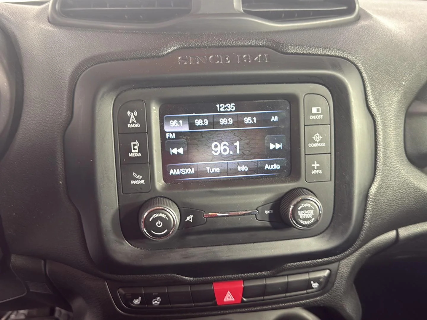 Used 2017 Granite Crystal Metallic Clearcoat Jeep Latitude image 16