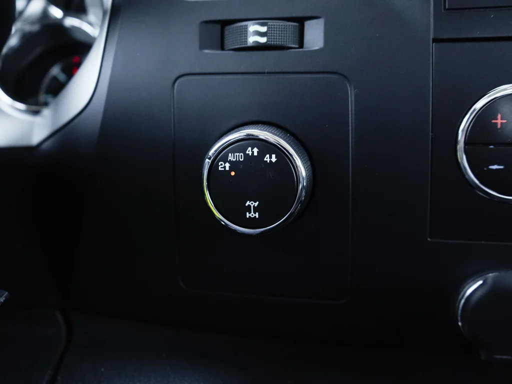 Used 2012 Summit White Chevrolet LT image 23